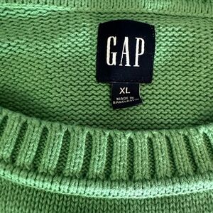 GAP crewneck sweater. XL in green